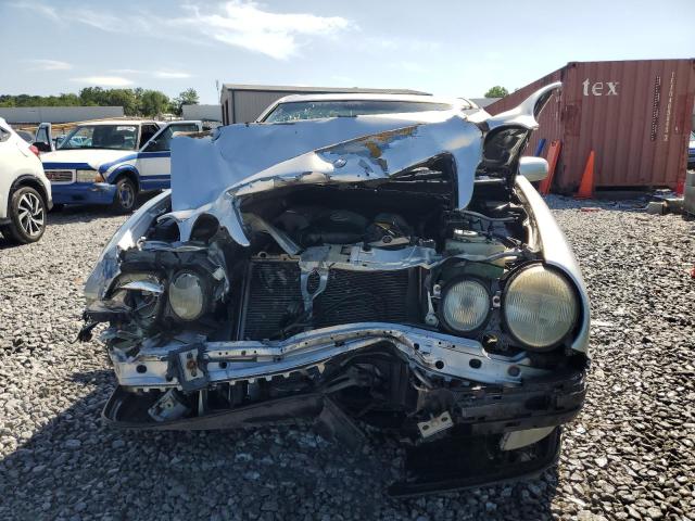 WDBJF65J22B419285 - 2002 MERCEDES-BENZ E 320 SILVER photo 5
