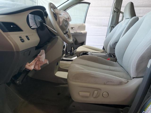5TDJK3DC2DS070641 - 2013 TOYOTA SIENNA LE GREEN photo 7