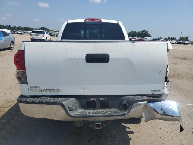 5TFRV54148X046703 - 2008 TOYOTA TUNDRA DOUBLE CAB WHITE photo 6