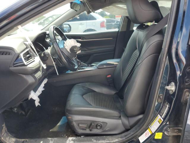 4T1B11HKXJU545713 - 2018 TOYOTA CAMRY L BLUE photo 7