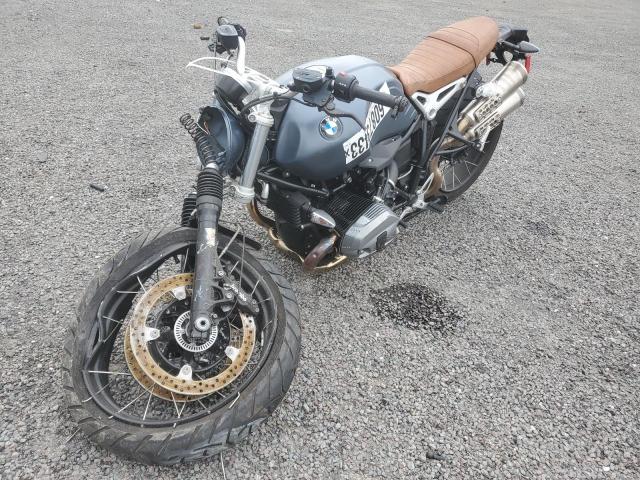 WB10J3300KZ794746 - 2019 BMW R NINE T SCRAMBLER BLUE photo 2