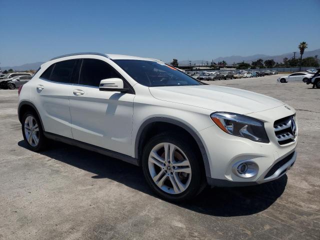 WDCTG4EB1JJ411018 - 2018 MERCEDES-BENZ GLA 250 WHITE photo 4