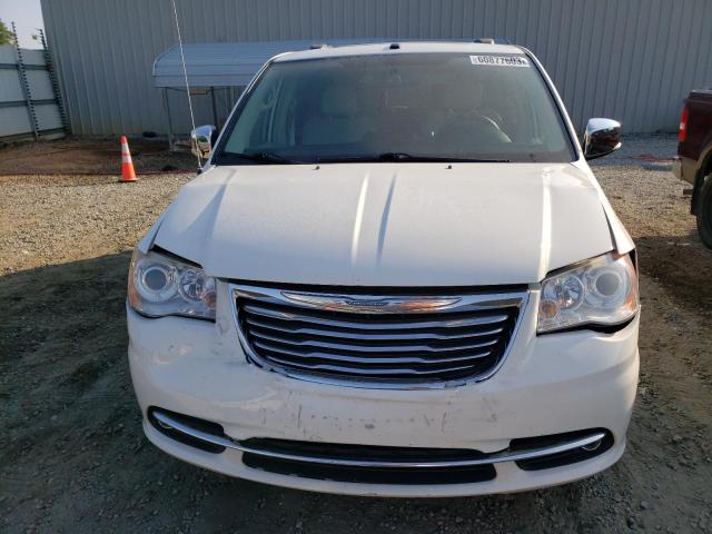 2A4RR6DG0BR612418 - 2011 CHRYSLER TOWN & COU LIMITED WHITE photo 5