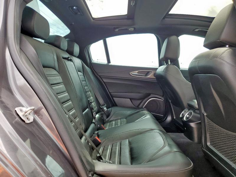 ZARFAMBNXL7625000 - 2020 ALFA ROMEO GIULIA TI 灰色 照片 10