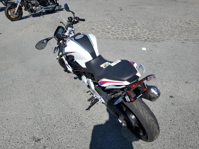 WB30G1102JR853260 - 2018 BMW G310 R WHITE photo 3