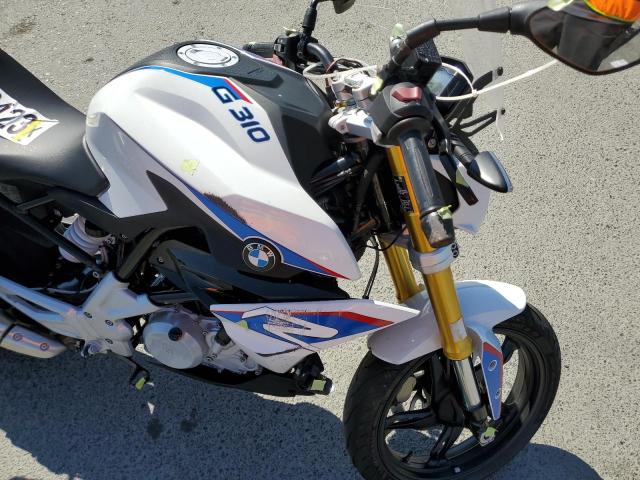 WB30G1102JR853260 - 2018 BMW G310 R WHITE photo 9