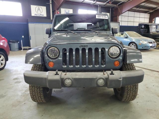 1J4GA59167L207712 - 2007 JEEP WRANGLER SAHARA GRAY photo 5