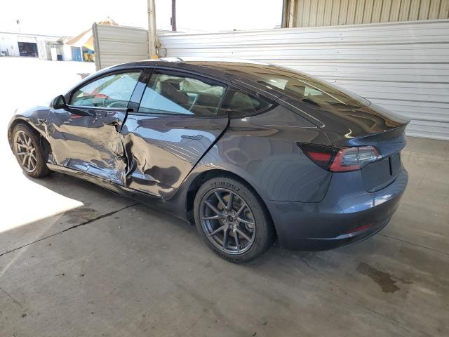 5YJ3E1EAXNF188184 - 2022 TESLA MODEL 3 GRAY photo 2