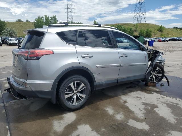 2T3RFREVXGW426895 - 2016 TOYOTA RAV4 XLE 银色 照片 3