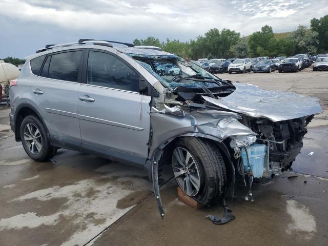 2T3RFREVXGW426895 - 2016 TOYOTA RAV4 XLE 银色 照片 4