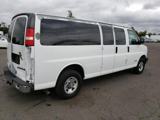 1GAHG39U351106913 - 2005 CHEVROLET EXPRESS 35 WHITE photo 3