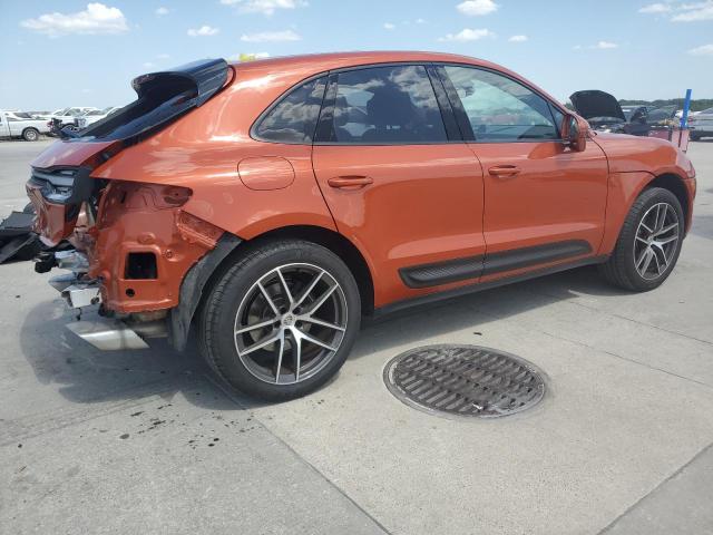 WP1AA2A52PLB14354 - 2023 PORSCHE MACAN BASE ORANGE photo 3