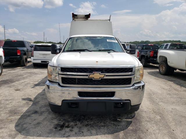 1GB5CZCG9BZ436827 - 2011 CHEVROLET SILVERADO C3500 WHITE photo 5