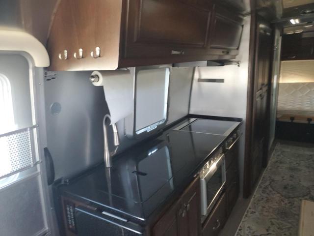 1STJBYP26HJ538181 - 2017 AIRS CAMPER ვერცხლისფერი ფოტო 5