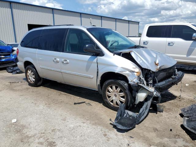 2C4GP54L55R217374 - 2005 CHRYSLER TOWN & COU TOURING Gümüş foto 4