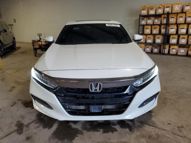 1HGCV2F35JA048022 - 2018 HONDA ACCORD SPORT Biały zdjęcie 5