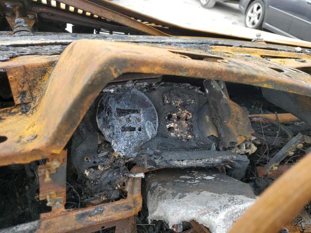 WBAEC8404F0610804 - 1985 BMW 635 CSI AUTOMATIC Czerwony zdjęcie 9