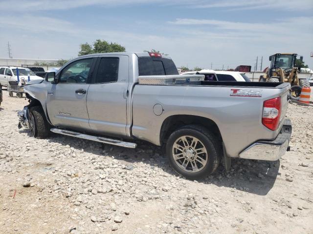 5TFUW5F17GX513177 - 2016 TOYOTA TUNDRA DOUBLE CAB SR/SR5 SILVER photo 2