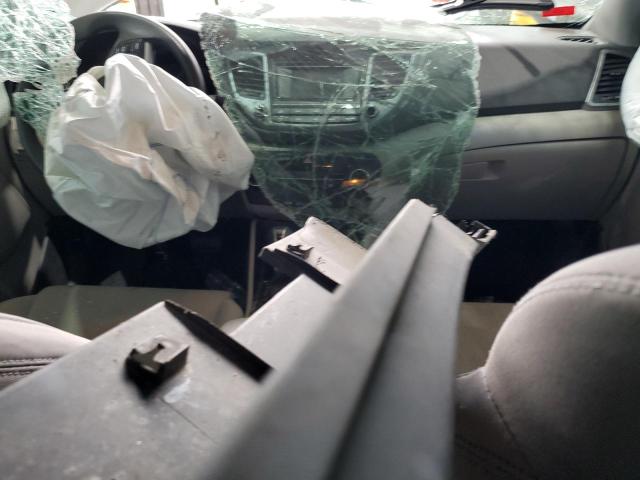 KM8J2CA47JU822396 - 2018 HYUNDAI TUCSON SE 银色 照片 8