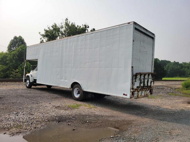 1FDXF80E7WVA33432 - 1998 FORD F800 WHITE photo 3