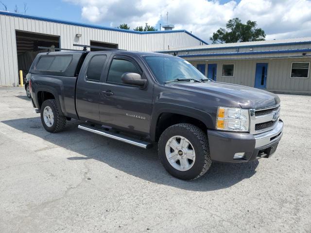 1GCRKSE37BZ362521 - 2011 CHEVROLET SILVERADO K1500 LT CHARCOAL photo 4