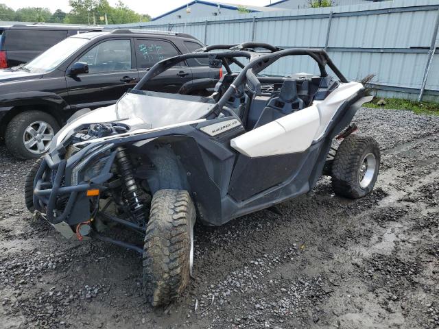 3JBVGAW22HK000220 - 2017 CAN-AM MAVERICK X TURBO R WHITE photo 2