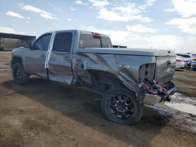 2GCFK13YX71717483 - 2007 CHEVROLET SILVERADO K1500 CREW CAB GRAY photo 2