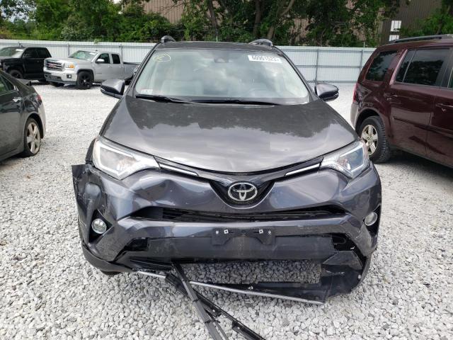 JTMRFREVXHJ702170 - 2017 TOYOTA RAV4 XLE GRAY photo 5