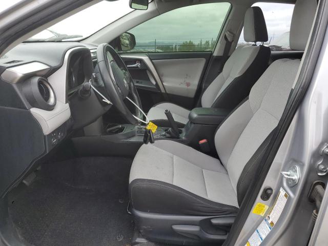 JTMRJREV0JD249504 - 2018 TOYOTA RAV4 HV LE Silber Foto 7