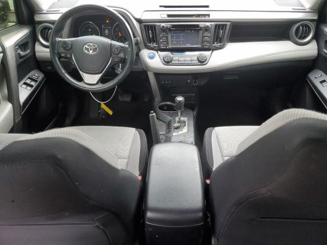 JTMRJREV0JD249504 - 2018 TOYOTA RAV4 HV LE Silber Foto 8