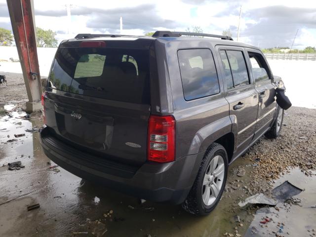 1C4NJPFA8HD160935 - 2017 JEEP PATRIOT LATITUDE GRAY photo 4