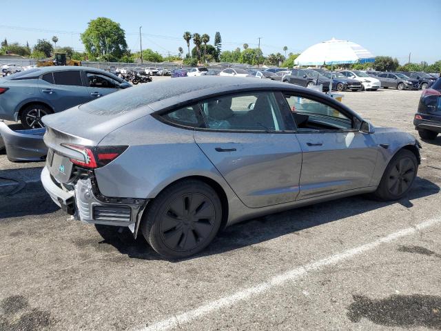 5YJ3E1EB8SF876091 - 2025 TESLA MODEL 3 SILVER photo 3