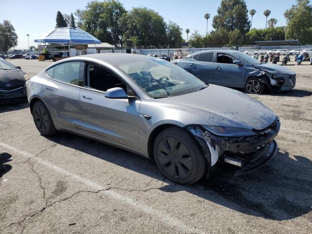 5YJ3E1EB8SF876091 - 2025 TESLA MODEL 3 SILVER photo 4