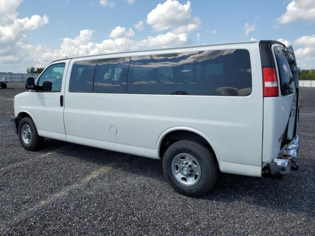 1GAZGPFG0H1213061 - 2017 CHEVROLET EXPRESS G3 LT WHITE photo 2