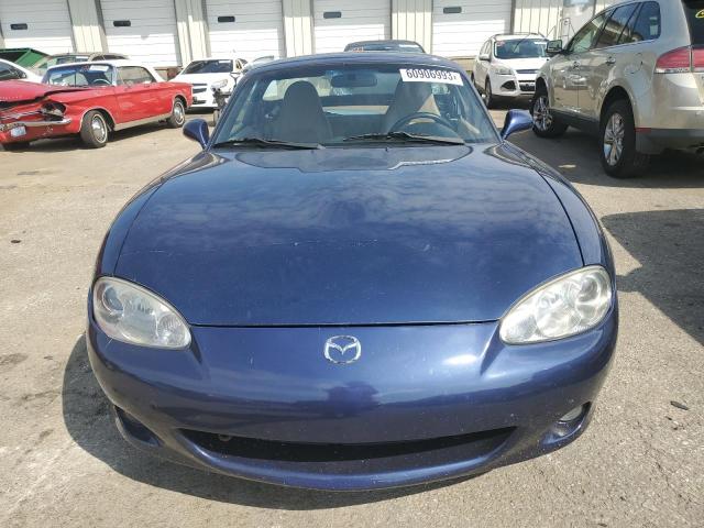 JM1NB353810216569 - 2001 MAZDA MX-5 MIATA BASE BLUE photo 5