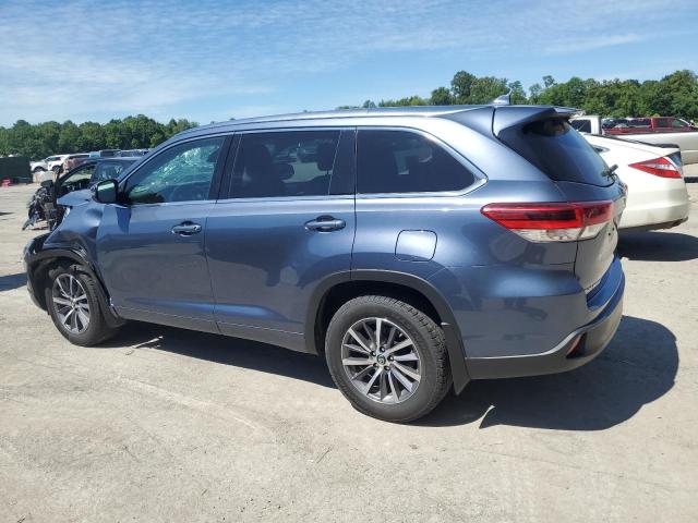 5TDJZRFH6JS879756 - 2018 TOYOTA HIGHLANDER SE BLUE photo 2