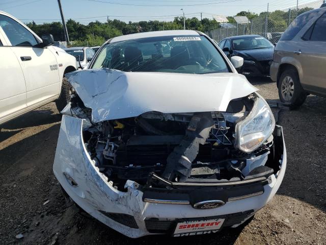 1FADP3F25EL426916 - 2014 FORD FOCUS SE WHITE photo 5