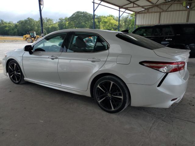 4T1K61AKXLU998230 - 2020 TOYOTA CAMRY XSE WHITE photo 2