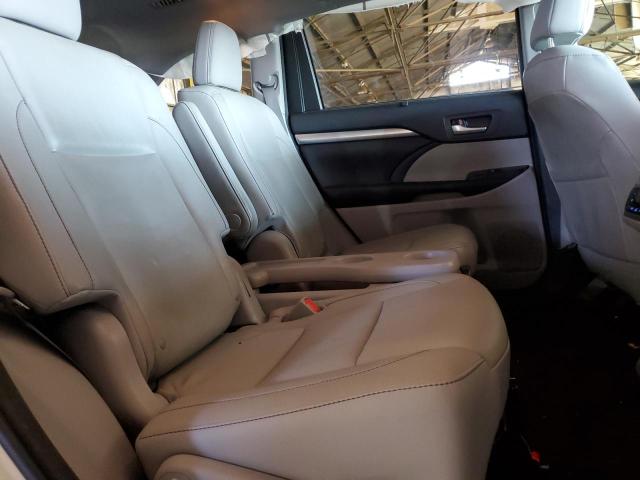 5TDKKRFH7GS138971 - 2016 TOYOTA HIGHLANDER XLE WHITE photo 11