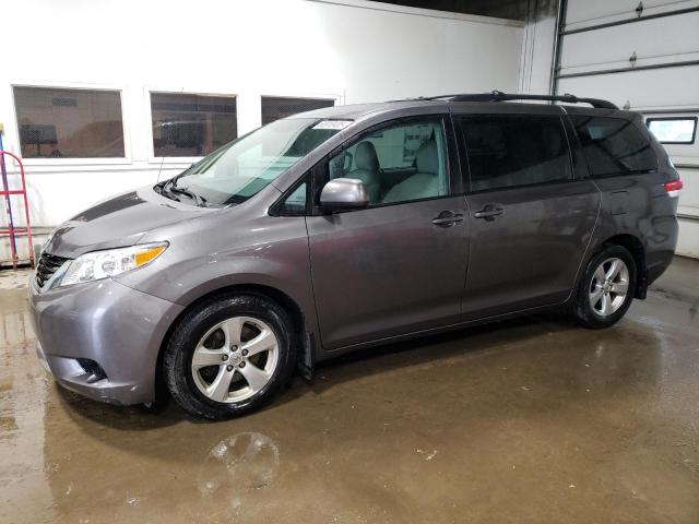 2013 TOYOTA SIENNA LE, null