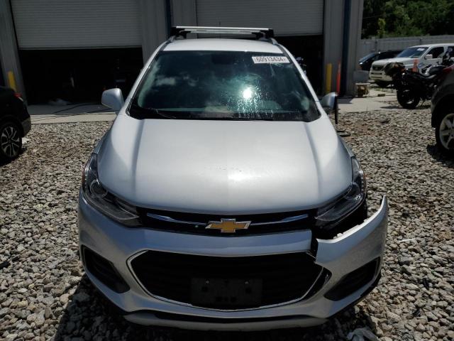 3GNCJPSB7JL172359 - 2018 CHEVROLET TRAX 1LT SILVER photo 5