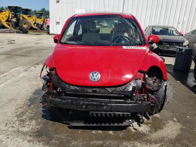 3VWRG3AGXAM034071 - 2010 VOLKSWAGEN NEW BEETLE RED photo 5
