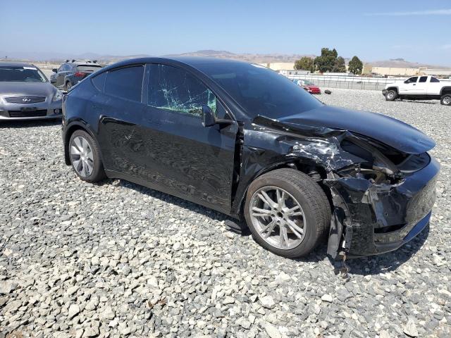 5YJYGAED8MF135105 - 2021 TESLA MODEL Y შავი ფოტო 4