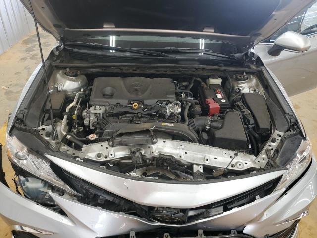 4T1F11AK1MU579569 - 2021 TOYOTA CAMRY XLE SILVER photo 11