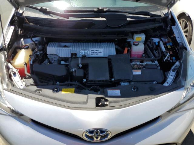 JTDZN3EU4FJ028652 - 2015 TOYOTA PRIUS V SILVER photo 11