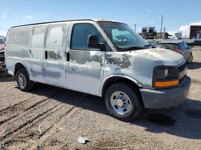 1GCGG25V931153503 - 2003 CHEVROLET EXPRESS G2 WHITE photo 4