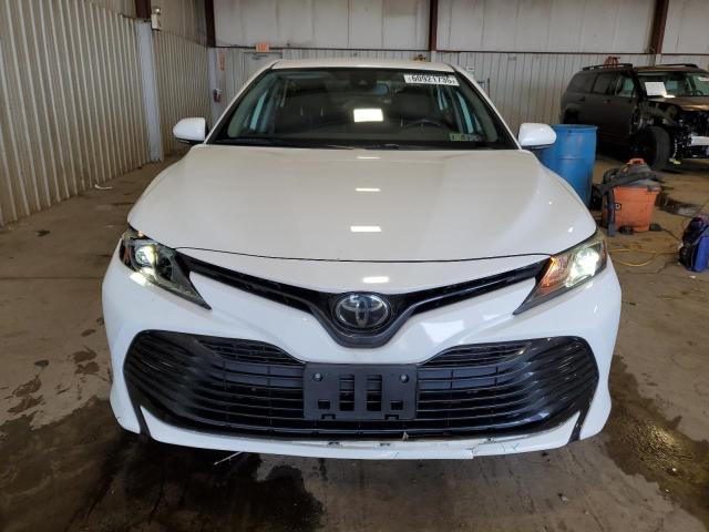 4T1B11HK4KU764409 - 2019 TOYOTA CAMRY L WHITE photo 5