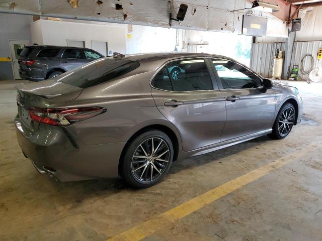 4T1T11AK3RU262256 - 2024 TOYOTA CAMRY SE NIGHT SHADE GRAY photo 3
