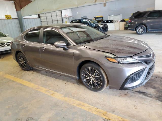 4T1T11AK3RU262256 - 2024 TOYOTA CAMRY SE NIGHT SHADE GRAY photo 4