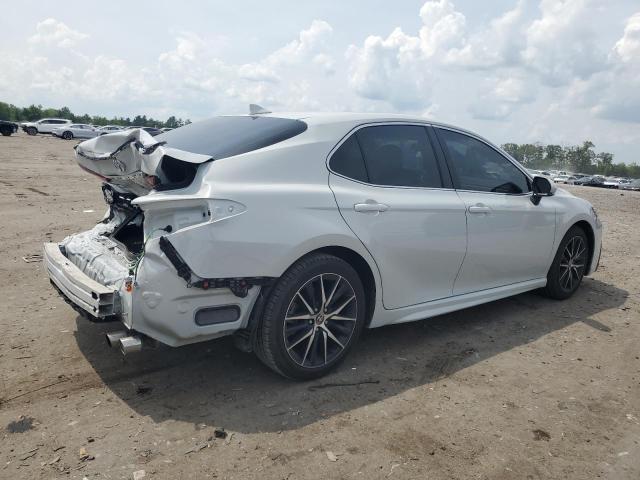 4T1G11AK2RU208772 - 2024 TOYOTA CAMRY SE NIGHT SHADE WHITE photo 3